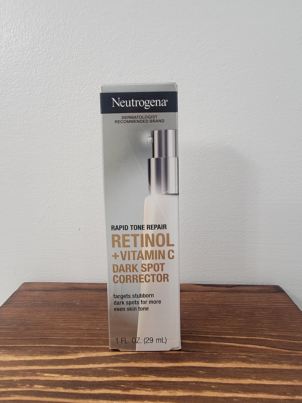 Neutrogena Rapid Tone Repair Retinol + Vitamin C Dark Spot Corrector Face Serum